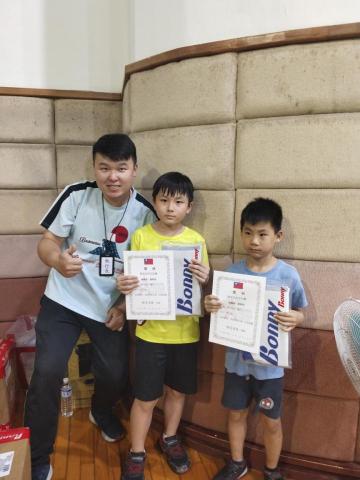 樂羽羽訓（團班/個人，成人、孩童） - 南屯區撲克羽球賽國小低年級雙打第三名