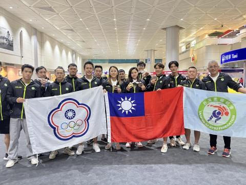 肌力與體能教練_布布(林郁芬) - 柔術團體照 肌力與體能教練_布布(林郁芬) - 柔術團體照