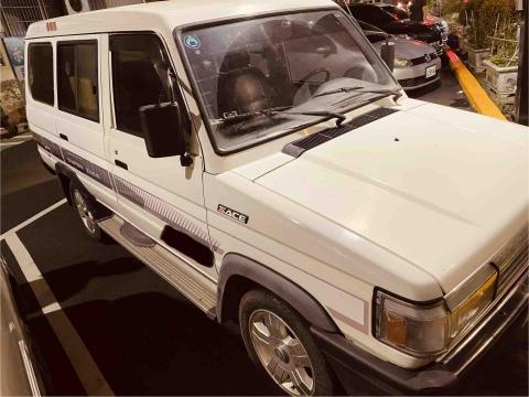 老車拉人拉貨不拉拉不拉多 - 這是部有年紀的老車，不會是很舒適的，但如果您想感受三十年前的運輸生活，不嫌棄歡迎預約體驗！