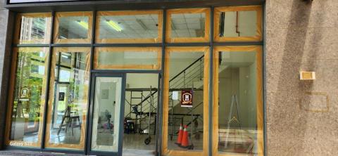 你為什麼不問問神奇海螺呢 - 鋁門窗噴漆完成品