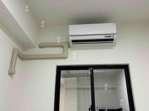 詳旺企業社 - 冷氣管槽通常是用於隱藏空調管道的裝置，以美觀地安裝空調系統。這些管槽通常是塑料或金屬製成的，可安裝在牆壁或天花板上，將空調管道隱藏其中，以保持空間整潔。通過使用冷氣管槽，可以有效地隱藏管道，減少安裝過程中的破壞，並且可以方便地進行維護和清洗。