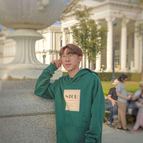 提供經營管理服務的專家謝承翰