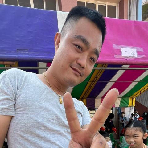 提供馬桶安裝高雄服務的專家潘汶慶