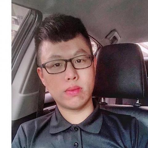 提供除蟎服務的專家阿翔