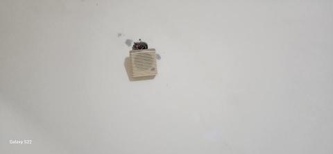 你為什麼不問問神奇海螺呢 - 牆面整修前