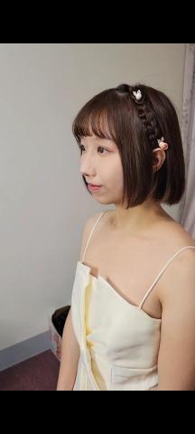黃姳瑄（帽帽彩妝造型） - 清晰可愛韓系妝容（參加舞會）?

妝容：韓系妝感+水光肌，為保留女孩本身的甜美氣質，妝容乾淨簡單又不失少女感為方向?

髮型設計：短髮+編髮造型，再加上簡單可愛的飾品做點綴，讓造型不單調又保有亮點✨️