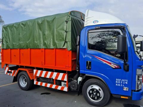 劉東明 - 五噸貨車