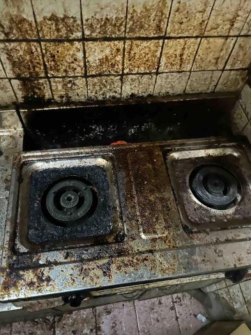 小宇個人清潔工作室 - 陳年廚房油垢