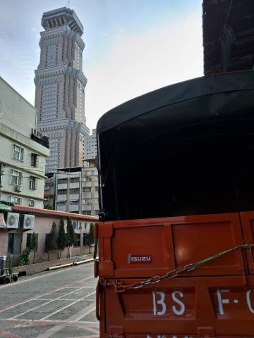 劉東明 - 於果菜公司卸貨