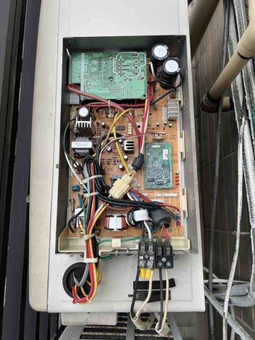 鑫翔冷氣維修保養 - 主機板維修