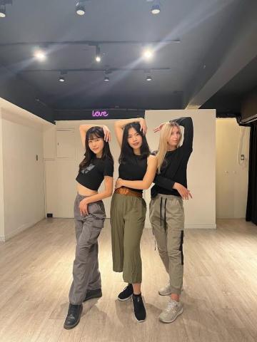 Aurora流行表演舞團 - 