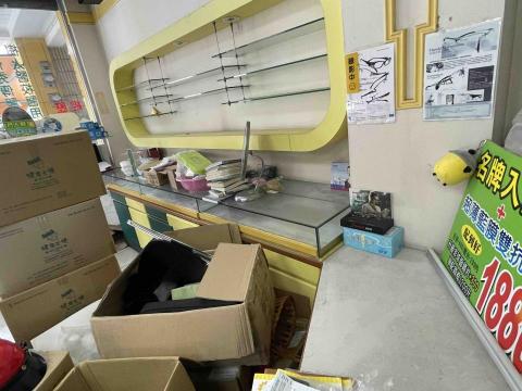 小林 - 店面拆除