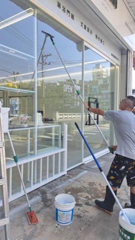 浩森專業清潔工作室 - 店面玻璃清潔 浩森專業清潔工作室 - 店面玻璃清潔