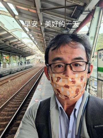 提供加入準公共化保母服務的專家顏啟業