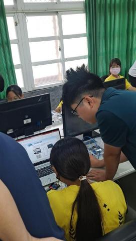 鄭品宥 - 教學照