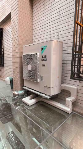 恆奕空調工程行(阿言) - 玻璃上也能做管槽 厲害吧 恆奕空調工程行(阿言) - 玻璃上也能做管槽 厲害吧