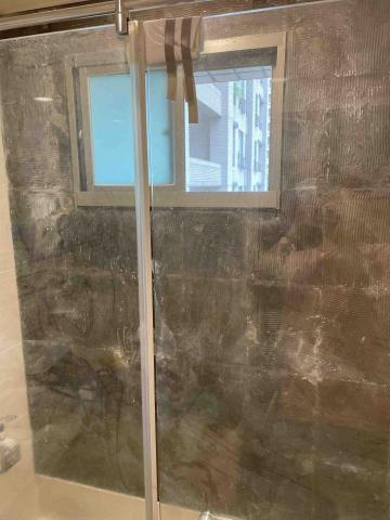 小郭 - 浴室牆面磁磚膨拱拆除