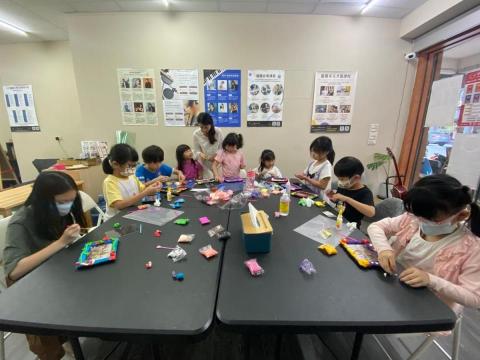 莉莉安Lilian - 暑假課輔粘土手作才藝可以開始報名囉