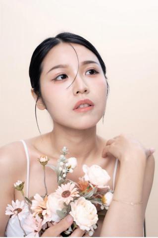 張芷嫣 - 韓系輕透妝容