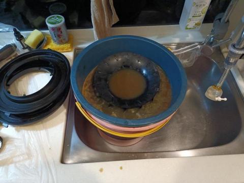 錩育有限公司 - 清洗中 錩育有限公司 - 清洗中