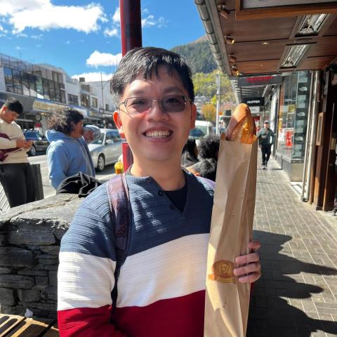 提供桌球服務的專家黃聖夫