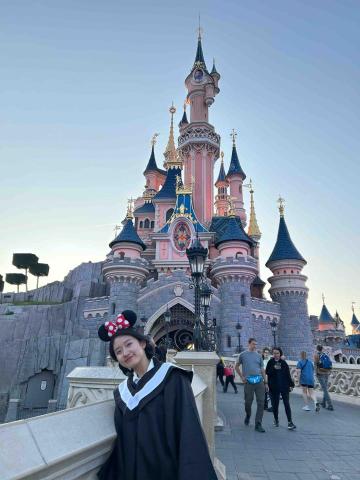 謝昀瑾 - 交換時到歐洲各國遊歷