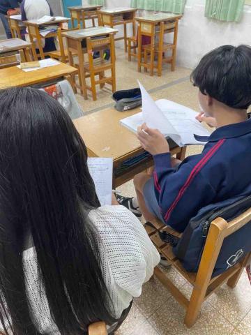 李芳瑜 - 至三峽國中進行課業輔導