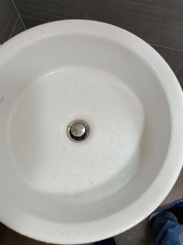 錩育有限公司 - 未擦拭髒污,清洗後 錩育有限公司 - 未擦拭髒污,清洗後