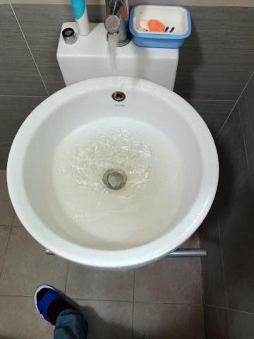 錩育有限公司 - 水管清洗中 錩育有限公司 - 水管清洗中