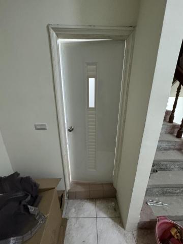 峰 - 廁所門換新，換樣式