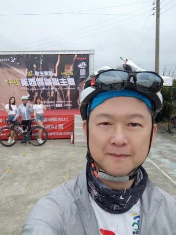 提供燈具安裝新竹服務的專家Mike Wang