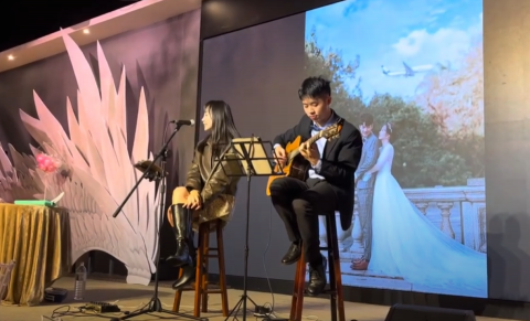 德安工作室 - 擔任婚禮駐唱 吉他手