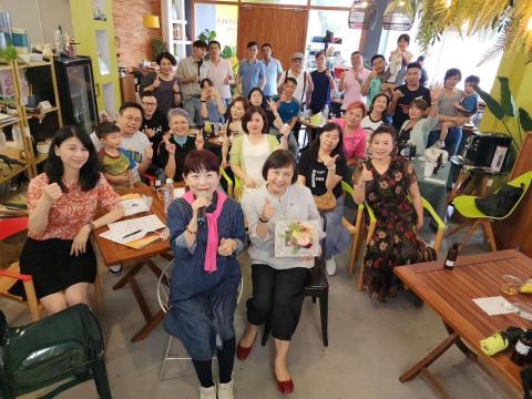 葉鳳如 - 扶輪社精油沐浴精DIY活動