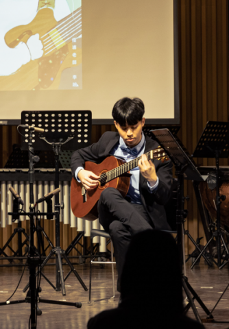 德安工作室 - 用古典吉他演奏自創曲