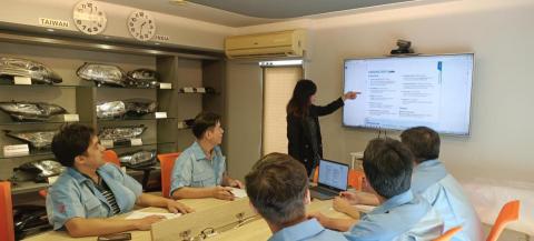 巨匠英文講師 Connie（高雄） - 