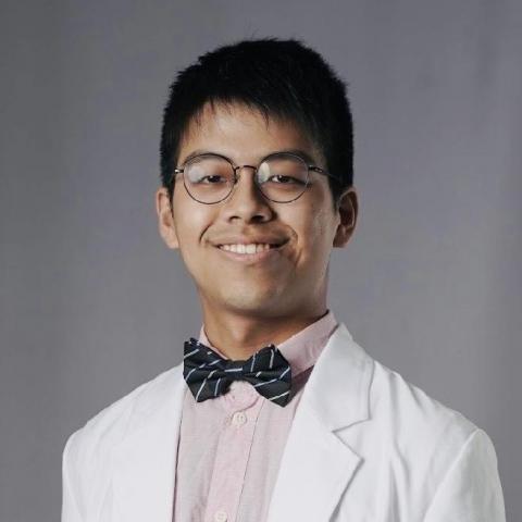 提供台北翻譯社期刊服務的專家曾嘉偉