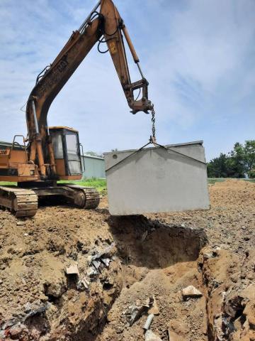 家新工程 - 安裝化糞池