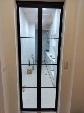 橙木空間規劃 - 廚房折疊鋁框拉門