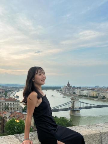 林祐禎 - 交換學生時期曾至非西語系國家旅遊，建立國際觀，開拓視野，我確信良好的英文能力可以提升國際競爭力，交換生涯也帶給我前所未有的生命體驗。