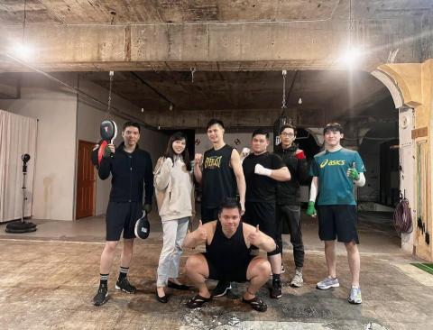 拳擊教練 冠廷 - 與十萬訂閱YouTuber拳擊小潘拍片合照