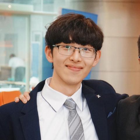 提供翻譯社期刊服務的專家王冠文