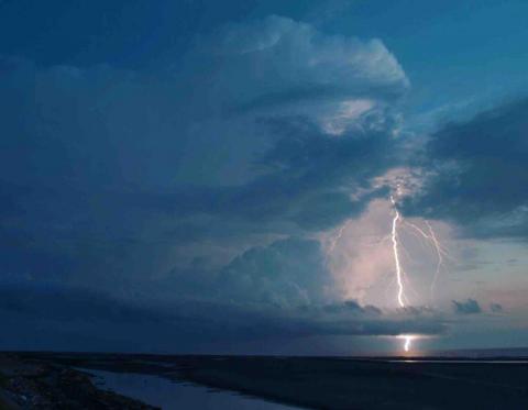 有倫 - 閃電攝影解鎖?