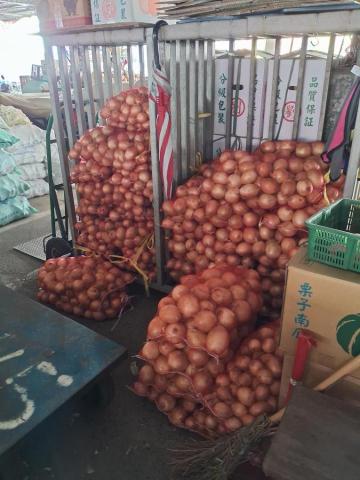 1噸3掀背貨車 - 農產品載運(高雄果菜公司)