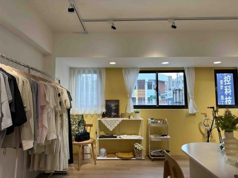 信實木工/室內裝修 - Lemon pie 正韓服飾工作室：設計/輕裝潢