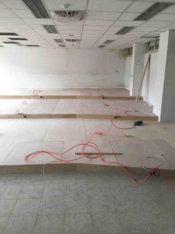 信實木工/室內裝修 - 台大進修推廣部：階梯教室木作工程