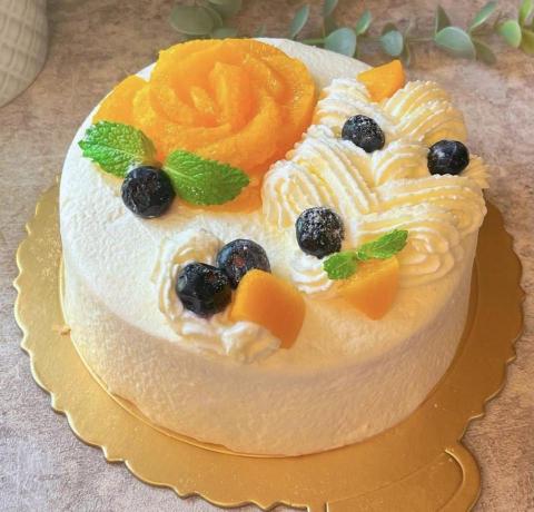 Yan Jin - 鮮奶油抹面蛋糕
難度5星
學習內容
1.海綿蛋糕的製作
2.抹面的技巧
3.擠花變化