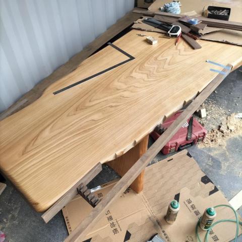 達佑裝修 - 實木桌板~旁邊造型置作