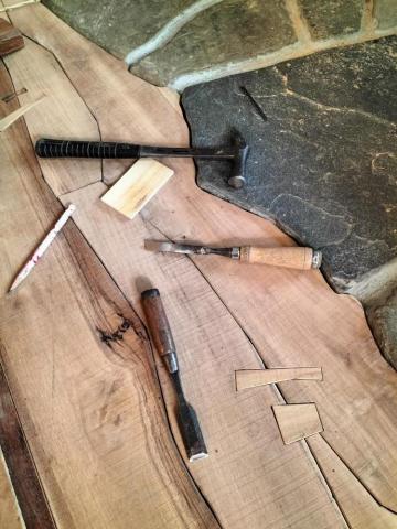 達佑裝修 - 木作不規則實木地板拼接，造型榫，與天然石板接合