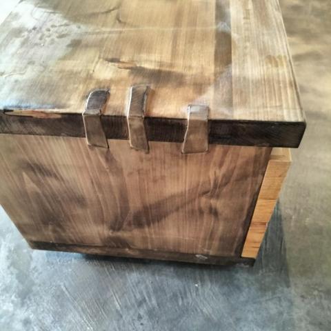 達佑裝修 - 實木電視櫃~側邊榫頭造型