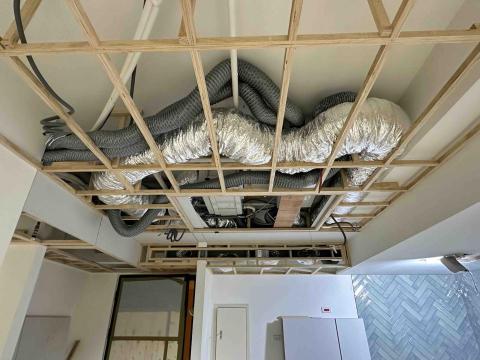 信實木工/室內裝修 - 木柵新成屋全室裝潢：天花板內全室做吊隱式冷氣/全室除濕/空氣清淨機